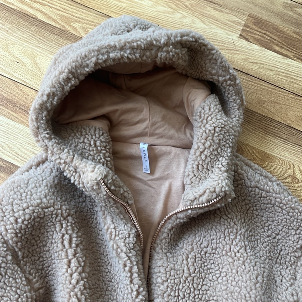 Cozy Fabletics jacket - Picture 2 of 3
